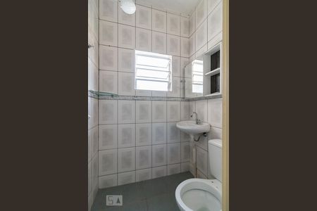Banheiro de casa para alugar com 1 quarto, 60m² em Parque Flamengo, Guarulhos