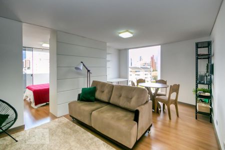 Sala de apartamento para alugar com 1 quarto, 46m² em Juvevê, Curitiba