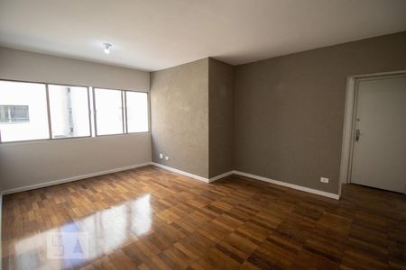 Apartamento à venda com 75m², 2 quartos e 1 vaga Apartamento à venda com 75m², 2 quartos e 1 vagaSala