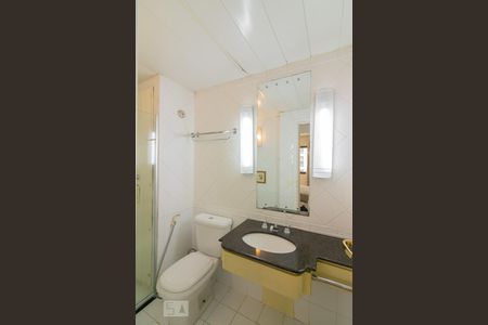 Banheiro de kitnet/studio à venda com 1 quarto, 31m² em Vila Olímpia, São Paulo