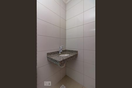 Banheiro  de kitnet/studio para alugar com 1 quarto, 45m² em Vila Nova Manchester, São Paulo
