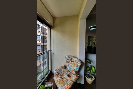 Apartamento para alugar com 70m², 2 quartos e 1 vagaVaranda