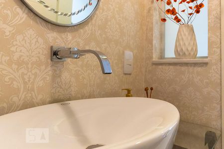 Casa de condomínio à venda com 312m², 3 quartos e 4 vagasLavabo