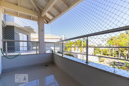 Casa de condomínio à venda com 312m², 3 quartos e 4 vagasSacada da suíte 3