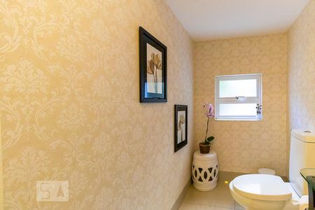 Casa de condomínio à venda com 312m², 3 quartos e 4 vagasLavabo