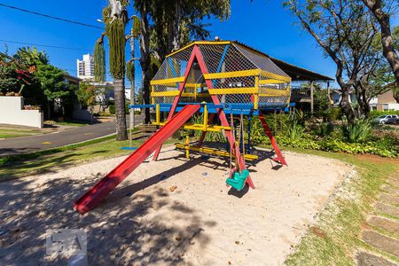 Casa de condomínio à venda com 312m², 3 quartos e 4 vagasÁrea Comum - Playground