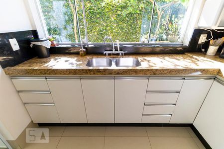 Casa de condomínio à venda com 312m², 3 quartos e 4 vagasCozinha