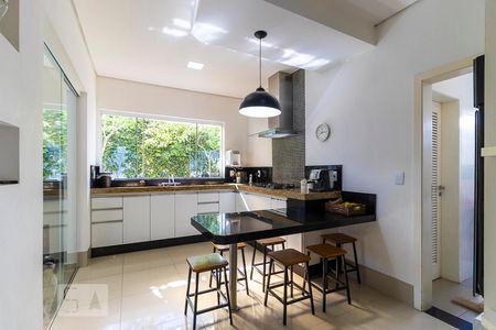 Casa de condomínio à venda com 312m², 3 quartos e 4 vagasCozinha