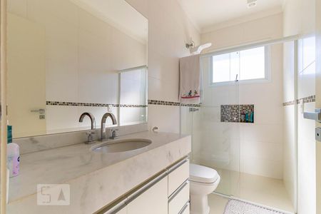 Casa de condomínio à venda com 312m², 3 quartos e 4 vagasBanheiro da suíte 2