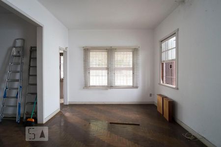 Sala de casa à venda com 4 quartos, 210m² em Medianeira, Porto Alegre
