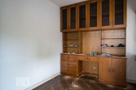 Gabinete de casa à venda com 4 quartos, 210m² em Medianeira, Porto Alegre