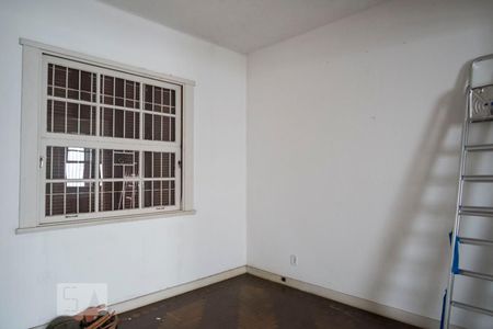 Sala de casa à venda com 4 quartos, 210m² em Medianeira, Porto Alegre