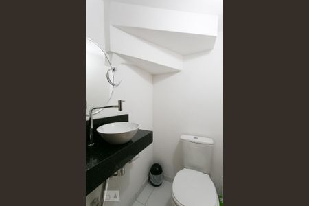 Lavabo de casa de condomínio para alugar com 3 quartos, 110m² em Vila Moreira, São Paulo