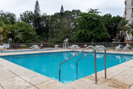 Apartamento à venda com 425m², 4 quartos e 4 vagasÁrea comum - Piscina