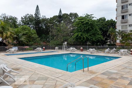 Apartamento à venda com 425m², 4 quartos e 4 vagasÁrea comum - Piscina