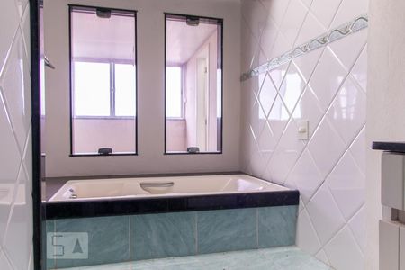 Apartamento à venda com 425m², 4 quartos e 4 vagasBanheiro da Suíte