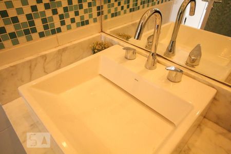 Apartamento à venda com 67m², 2 quartos e 1 vagaBanheiro Quarto 2 - Suíte