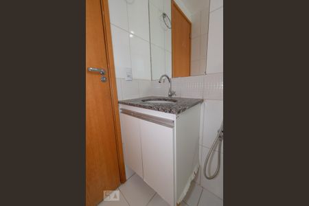 Apartamento para alugar com 54m², 2 quartos e 1 vagaDetalhe do Banheiro 