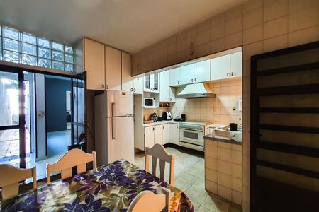 Casa à venda com 450m², 5 quartos e 2 vagasCozinha