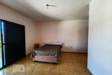 Casa à venda com 450m², 5 quartos e 2 vagasSuíte 3