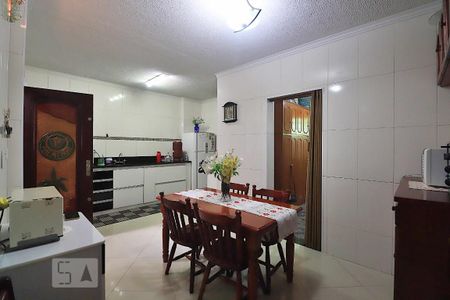 Casa para alugar com 216m², 2 quartos e 2 vagasCozinha