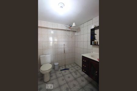 Casa para alugar com 216m², 2 quartos e 2 vagasBanheiro de Serviço