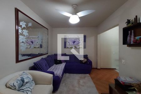 Casa à venda com 240m², 4 quartos e 4 vagas Casa à venda com 240m², 4 quartos e 4 vagasSala de Estar 2