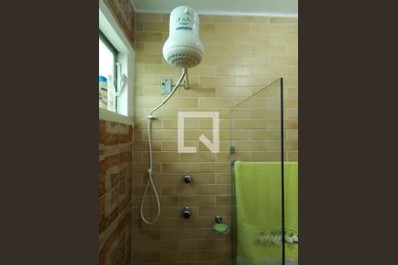 Casa à venda com 240m², 4 quartos e 4 vagas Casa à venda com 240m², 4 quartos e 4 vagasBanheiro Social