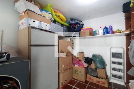 Casa à venda com 240m², 4 quartos e 4 vagas Casa à venda com 240m², 4 quartos e 4 vagasQuarto de Serviço