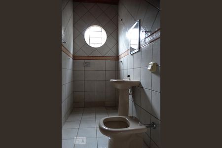 Casa para alugar com 120m², 3 quartos e 2 vagasBanheiro
