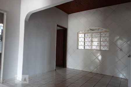 Sala de Jantar de casa para alugar com 3 quartos, 120m² em Chácara do Governador, Goiânia