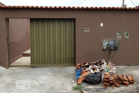 Casa para alugar com 120m², 3 quartos e 2 vagasFachada