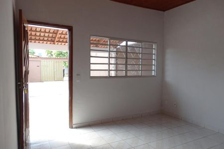 Sala de Estar de casa para alugar com 3 quartos, 120m² em Chácara do Governador, Goiânia