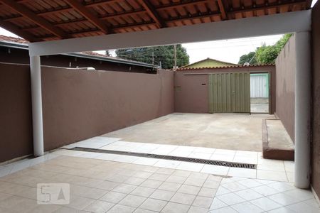 Casa para alugar com 120m², 3 quartos e 2 vagasGaragem e Quintal