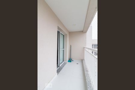 Varanda de kitnet/studio para alugar com 1 quarto, 38m² em Jardim Santa Mena, Guarulhos