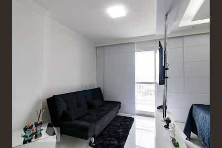 Sala de kitnet/studio para alugar com 1 quarto, 38m² em Jardim Santa Mena, Guarulhos