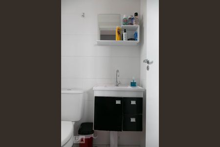 Banheiro de apartamento para alugar com 2 quartos, 42m² em Itaquera, São Paulo
