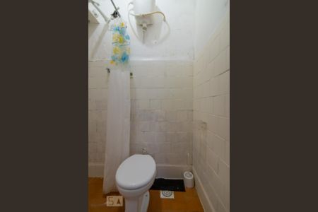 Apartamento à venda com 86m², 2 quartos e sem vaga Apartamento à venda com 86m², 2 quartos e sem vagaBanheiro de Serviço