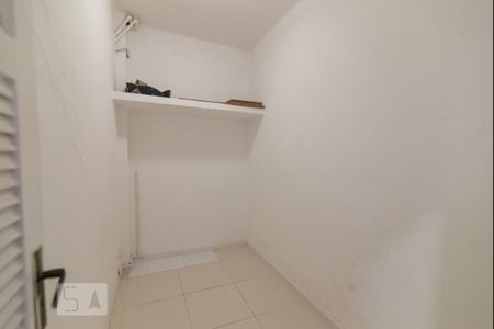 Apartamento à venda com 86m², 2 quartos e sem vaga Apartamento à venda com 86m², 2 quartos e sem vagaQuarto de Serviço