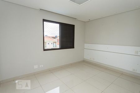 Suite  de apartamento à venda com 3 quartos, 95m² em Jardim Teresa, São Paulo