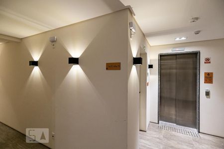 Studio à venda com 40m², 1 quarto e 1 vagaHall Elevador