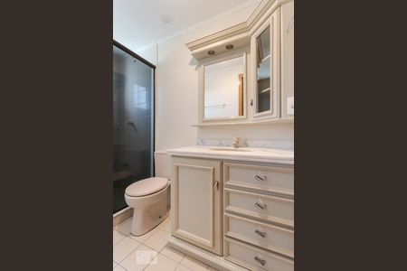 Apartamento à venda com 82m², 3 quartos e 2 vagasBanheiro da Suíte