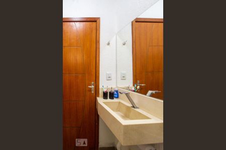 Casa à venda com 165m², 4 quartos e 1 vagaBanheiro