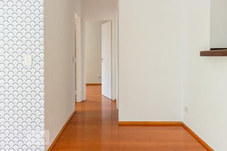 Corredor de apartamento para alugar com 2 quartos, 55m² em Chácara Inglesa, São Paulo