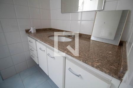 Apartamento para alugar com 105m², 4 quartos e 1 vagaBanheiro da Suíte