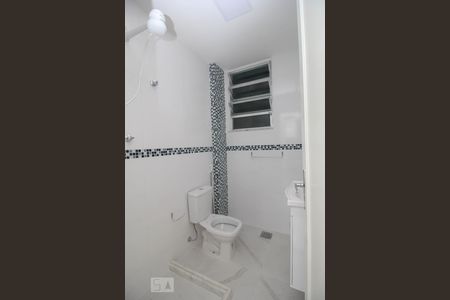 Banheiro Social de kitnet/studio à venda com 1 quarto, 26m² em Flamengo, Rio de Janeiro