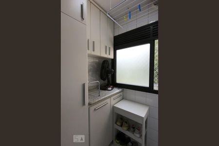 Apartamento à venda com 75m², 2 quartos e 2 vagasÁrea de Serviço