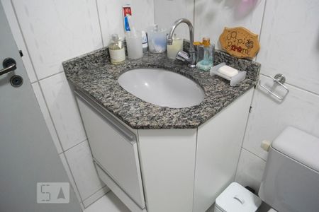 Apartamento à venda com 45m², 2 quartos e 1 vaga Apartamento à venda com 45m², 2 quartos e 1 vagaBANHEIRO