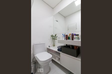 Casa à venda com 202m², 2 quartos e 3 vagasBanheiro quarto 1 suíte