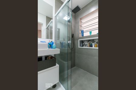 Casa à venda com 202m², 2 quartos e 3 vagasBanheiro quarto 1 suíte